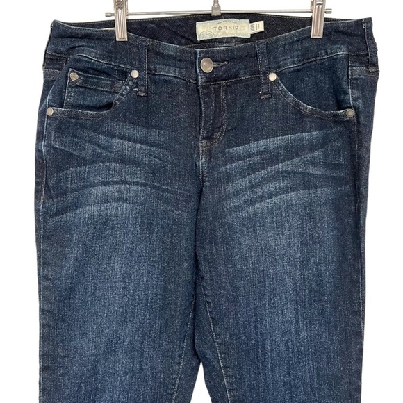 Torrid Dark Wash Mid Rise Boyfriend Denim Jeans Women’s 10 - Picture 3 of 14